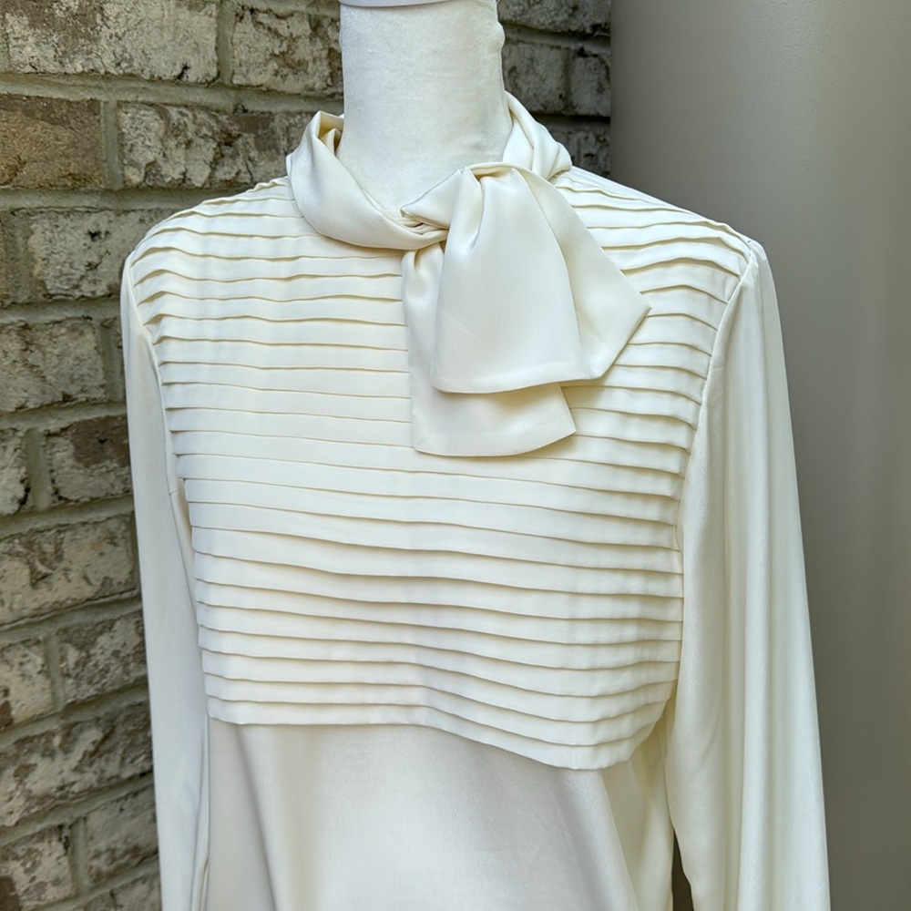 Vintage Soft Ivory Cream Tie Front Blouse - 8 Petite - Picture 3 of 14